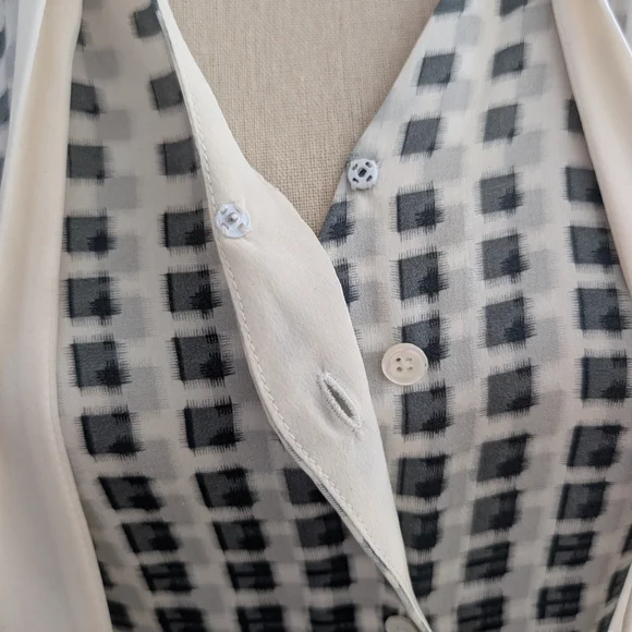 Judith & Charles Silk Bow Tie Sleeveless Top - Picture 6 of 11